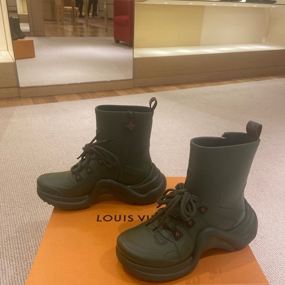 Louis Vuitton Archlight Sneakerboots - Picture 5 of 9